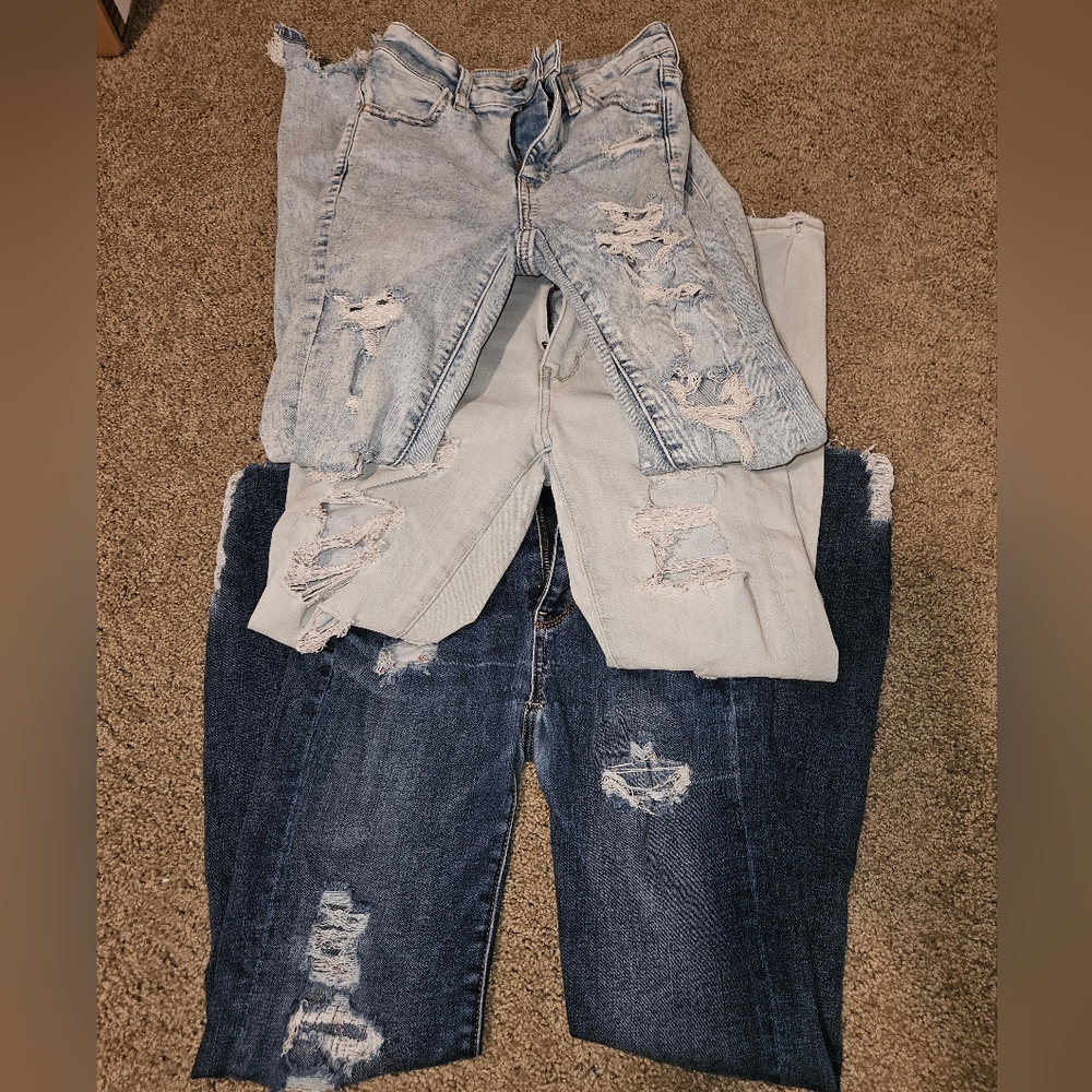 3 pairs of size 0 American Eagle jeans